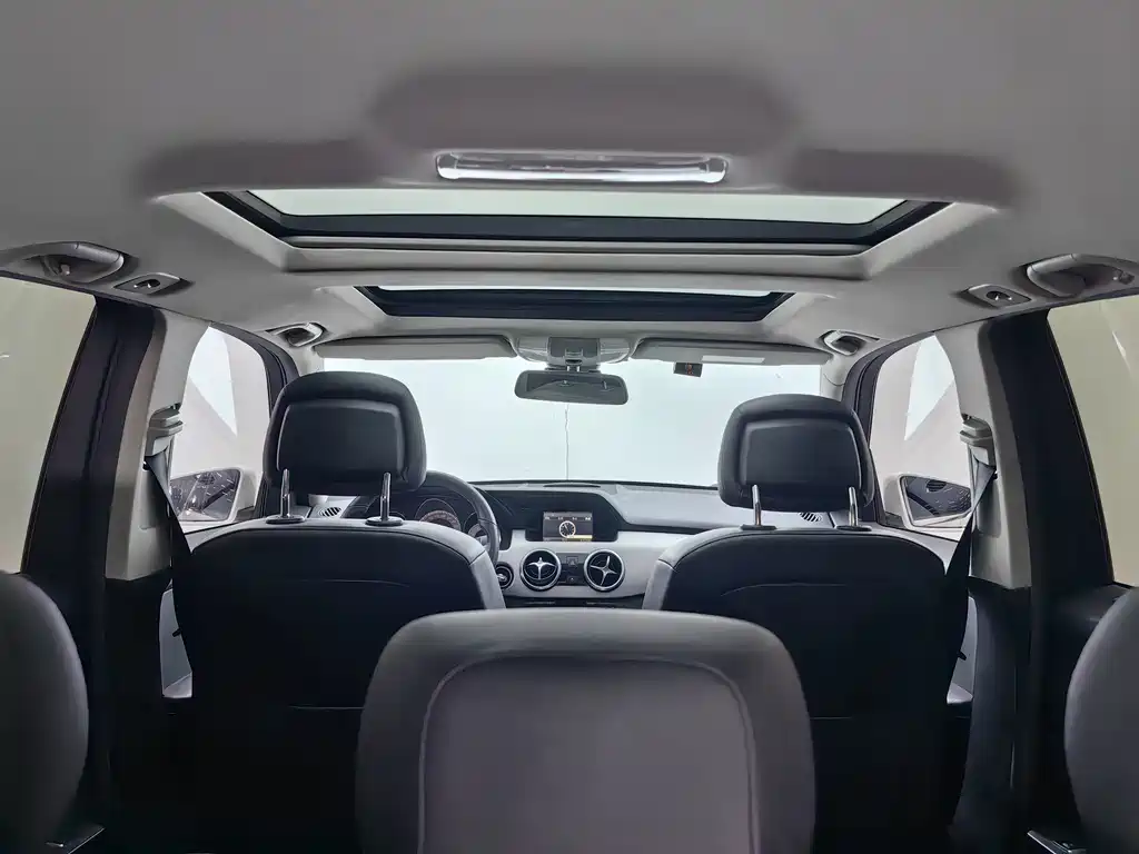 Mercedes-Benz GLK-Class — миниатюра 8