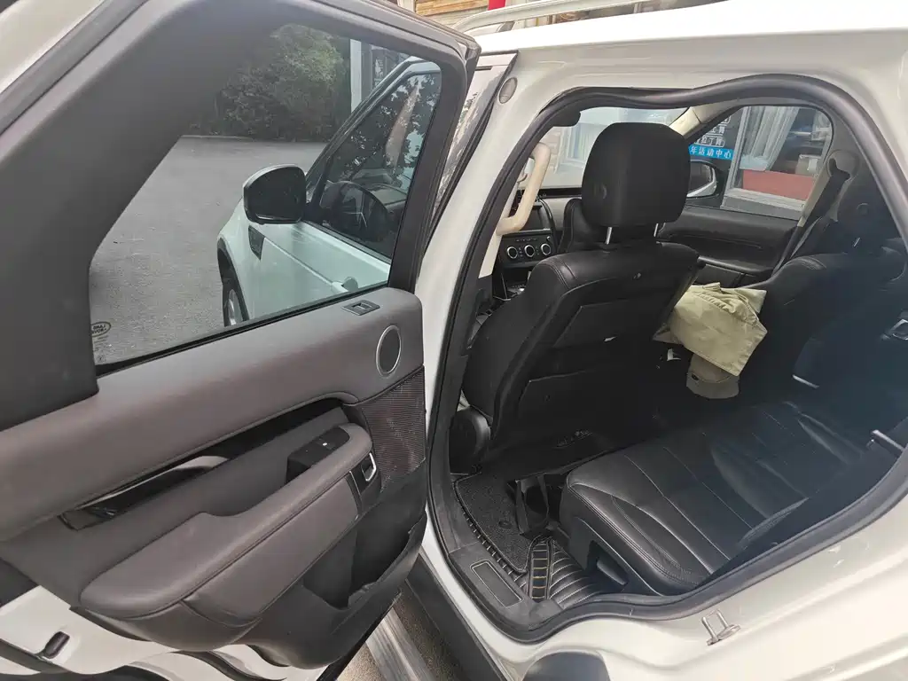 Land Rover Discovery — миниатюра 7