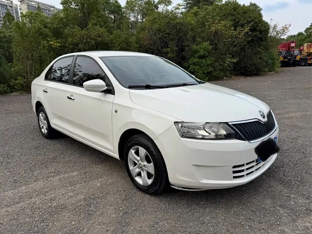 Skoda Rapid — миниатюра 3