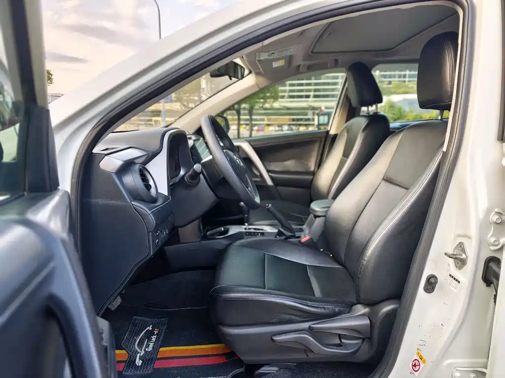 TOYOTA RAV4 RONGFANG