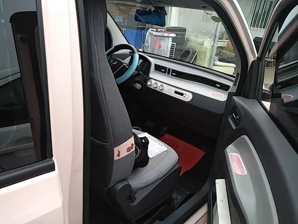 Wuling MINIEV — миниатюра 25