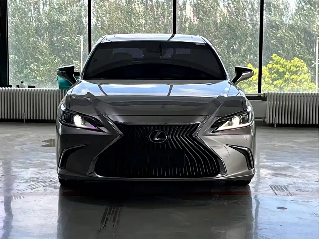 Lexus ES 2018 200 V