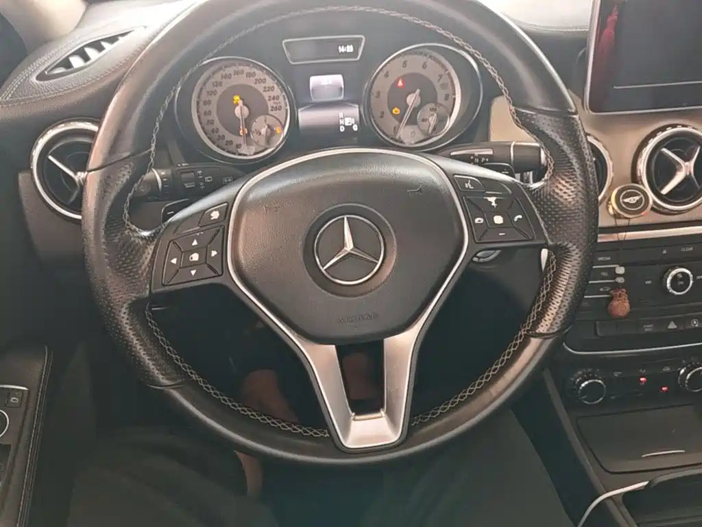 Mercedes-Benz GLA 2016 GLA 200 Fashion