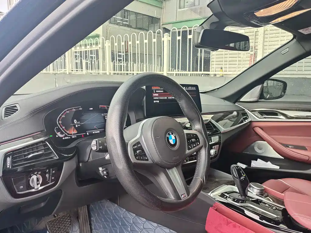 BMW 5 Series — миниатюра 9