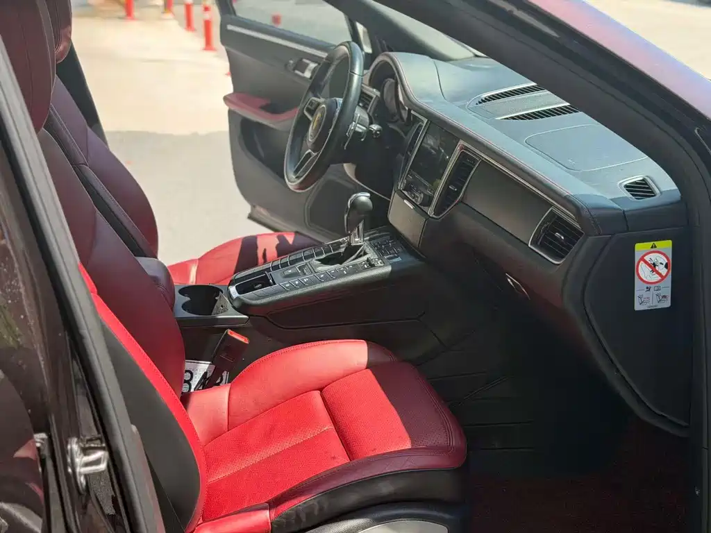 Porsche Macan — миниатюра 7