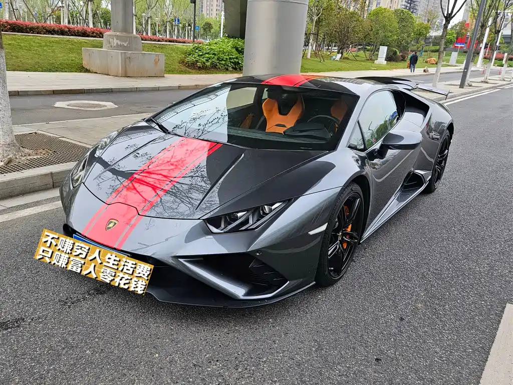 LAMBORGHINI HURACÁN