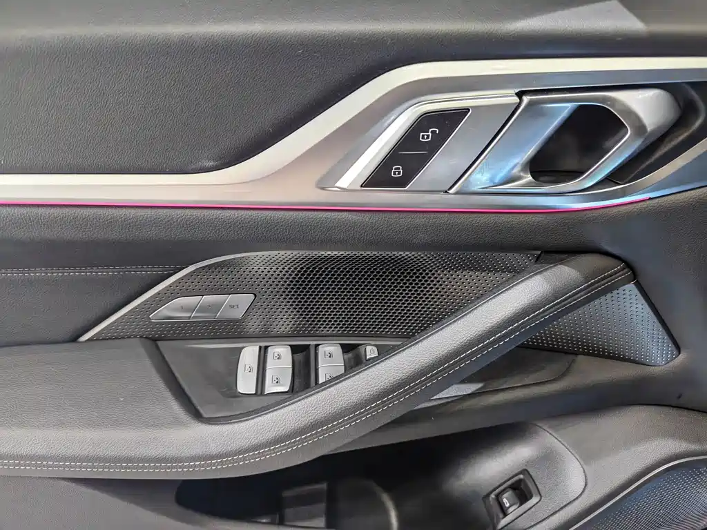 BMW i4 — миниатюра 14