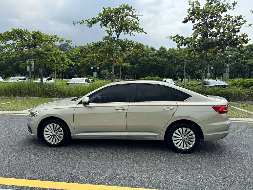 Volkswagen Lavida — миниатюра 7
