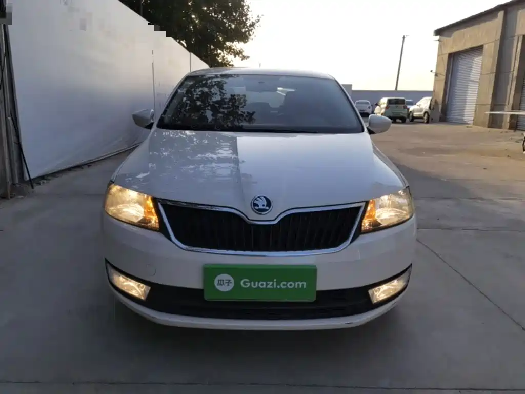 Skoda Rapid Spaceback — миниатюра 3
