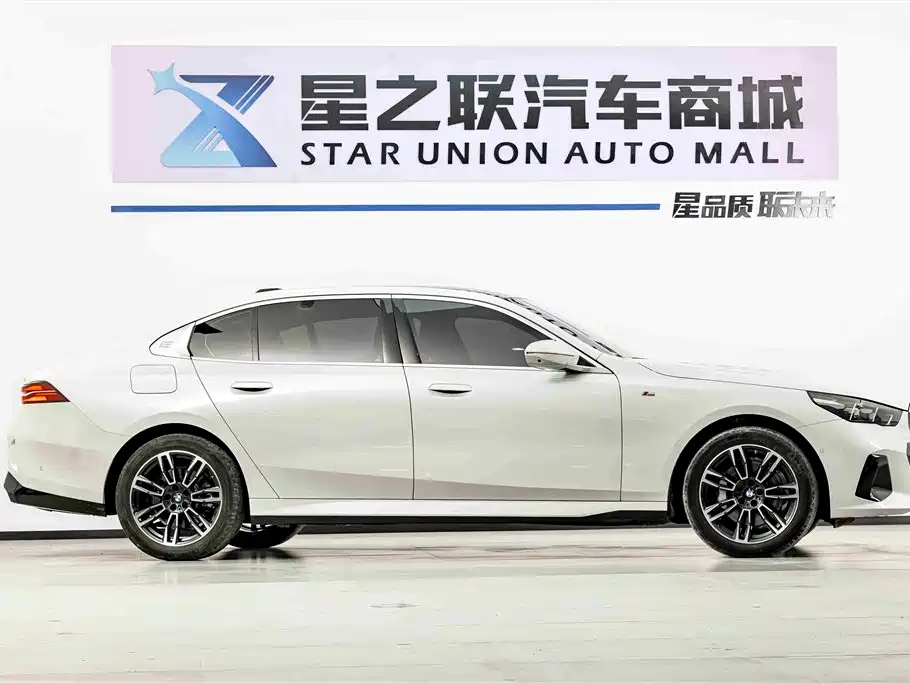 BMW 5 Series 5 2025 530Li Lead M Sport