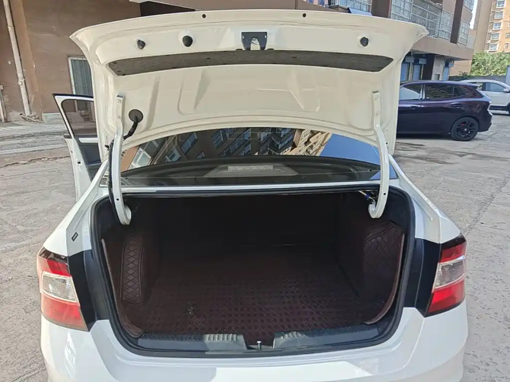 Skoda Rapid — миниатюра 19