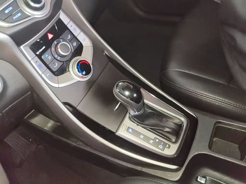 Hyundai Elantra Langdong — миниатюра 14