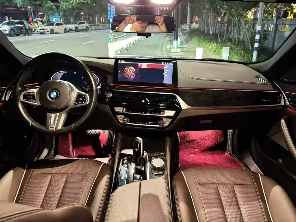BMW 5 Series — миниатюра 7