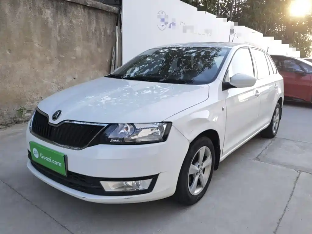 Skoda Rapid Spaceback — миниатюра 2