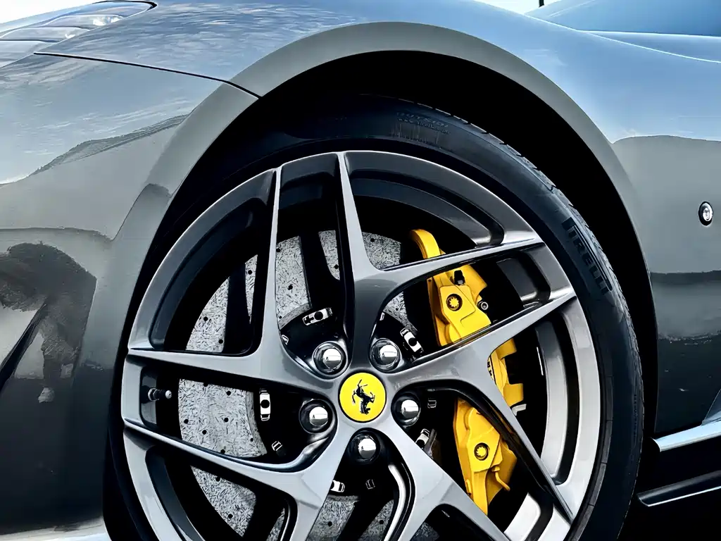 Ferrari 812 — миниатюра 3