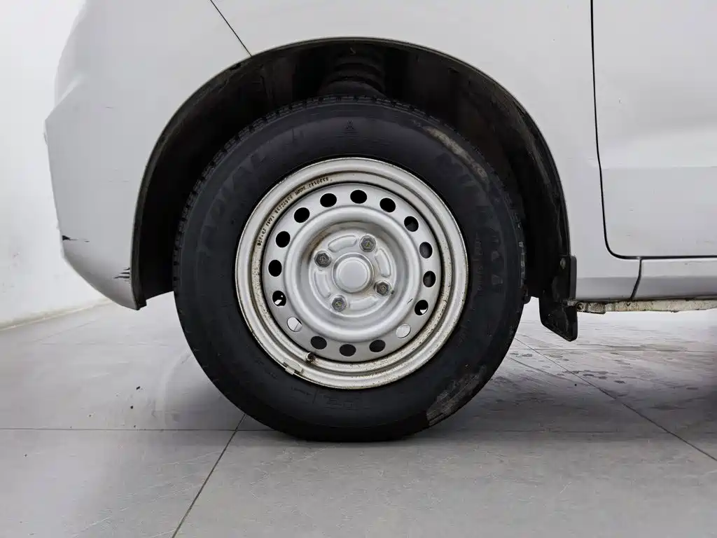 Wuling Hongguang V — миниатюра 17