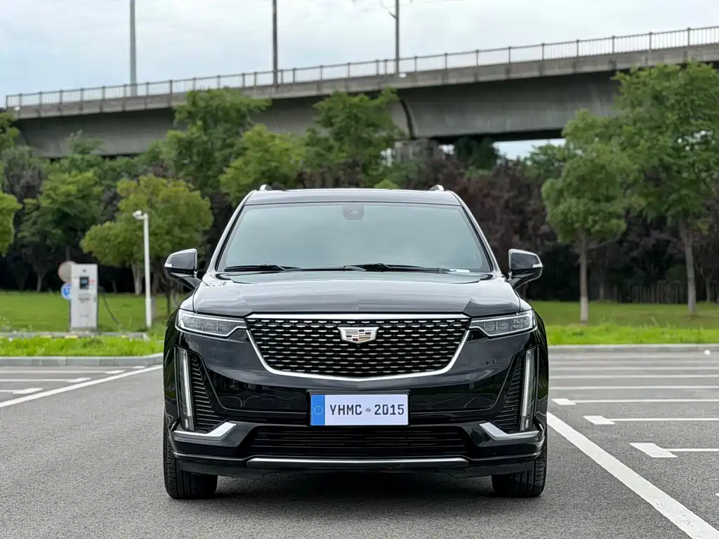 Cadillac XT6 2022 2.0T мест Luxury