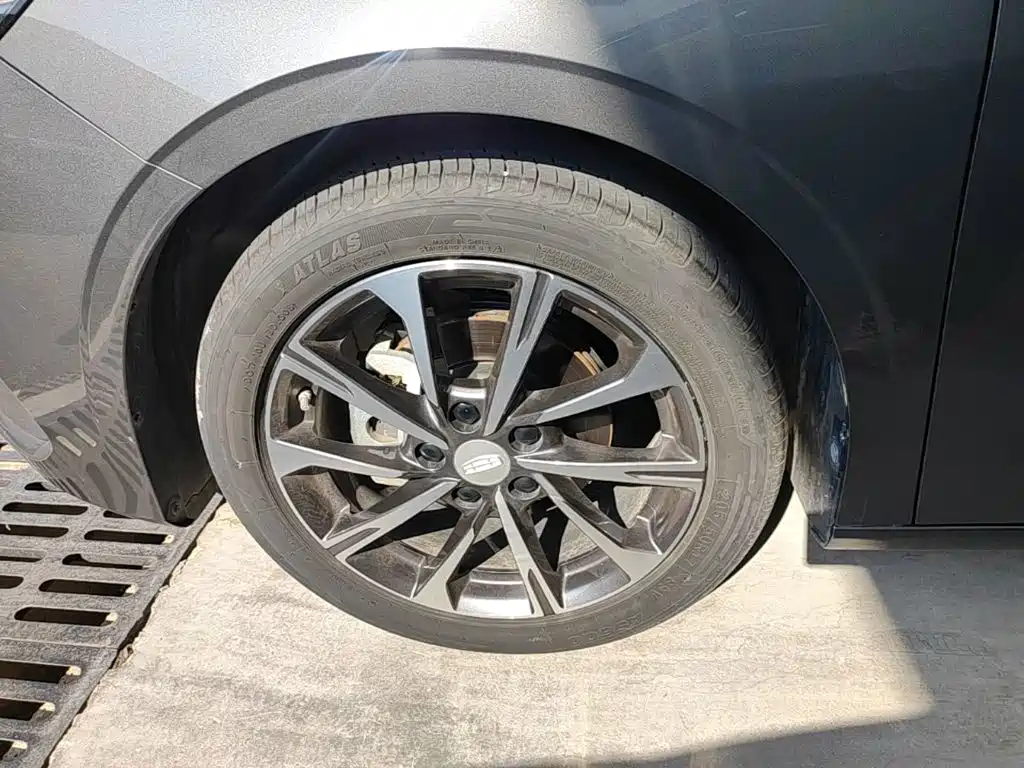 Geely Emgrand — миниатюра 23