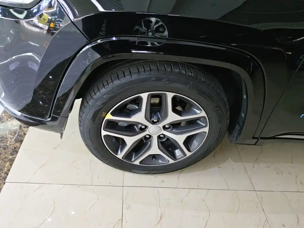 Jeep Grand Commander PHEV — миниатюра 23