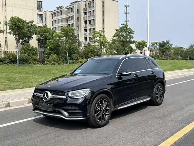 MERCEDES-BENZ GLC