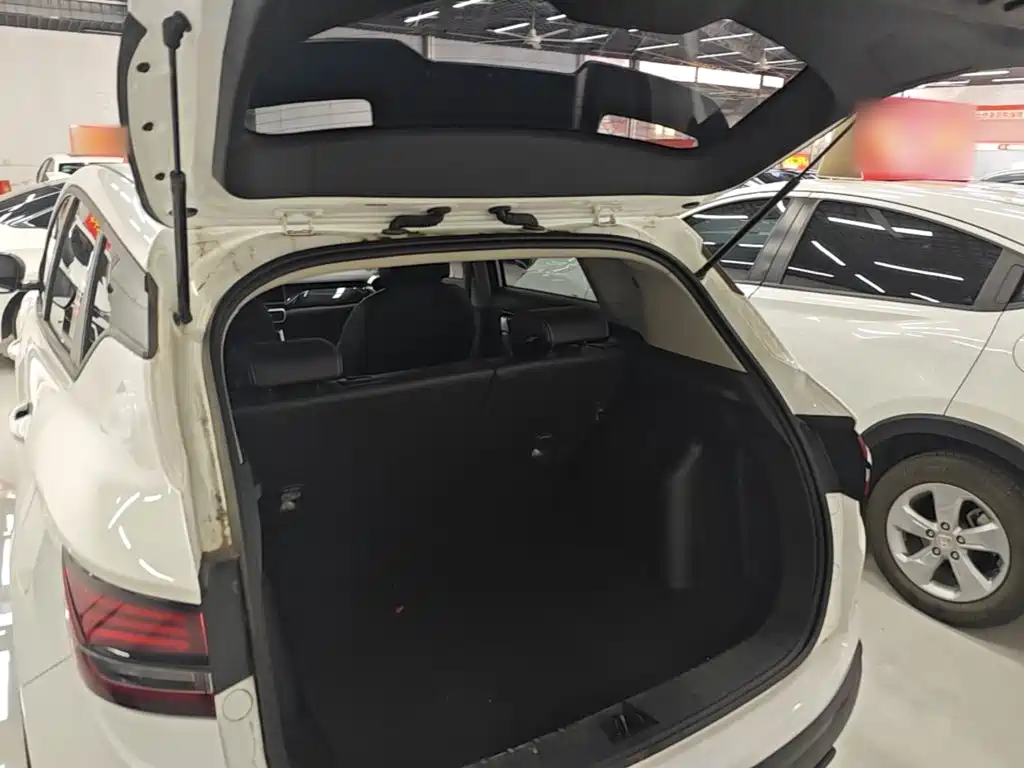 Geely Binyue — миниатюра 19