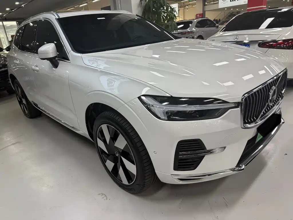 VOLVO XC60 PLUG IN HYBRID