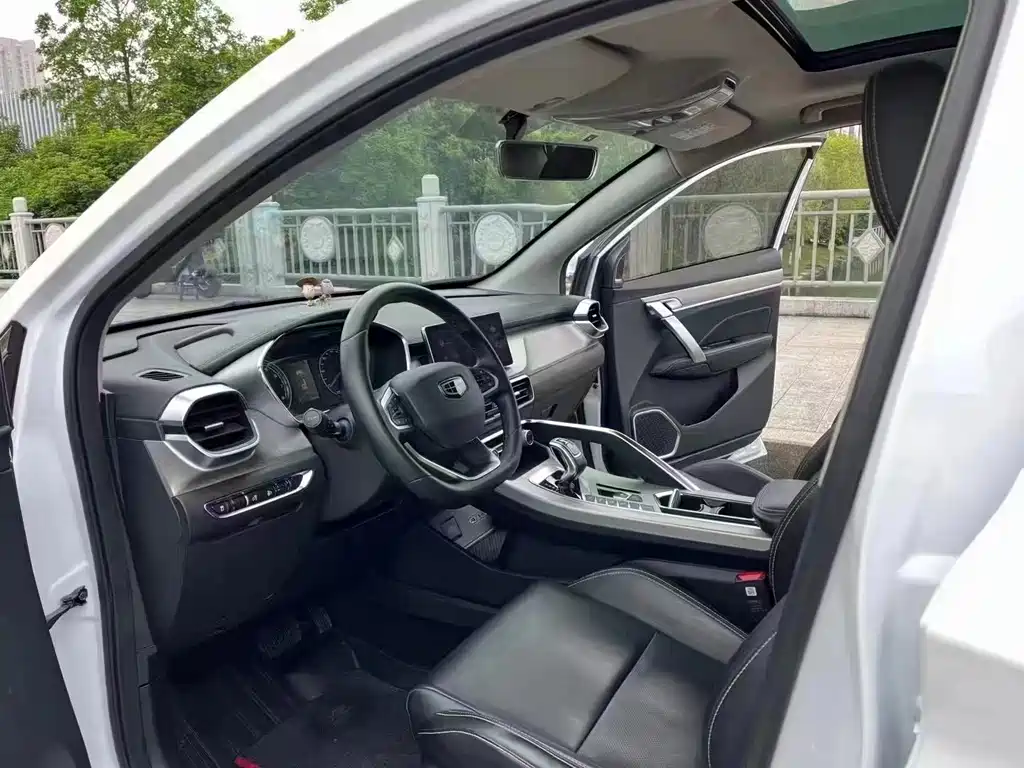 Geely Binyue — миниатюра 4