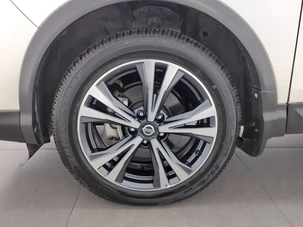 Nissan Qashqai — миниатюра 17
