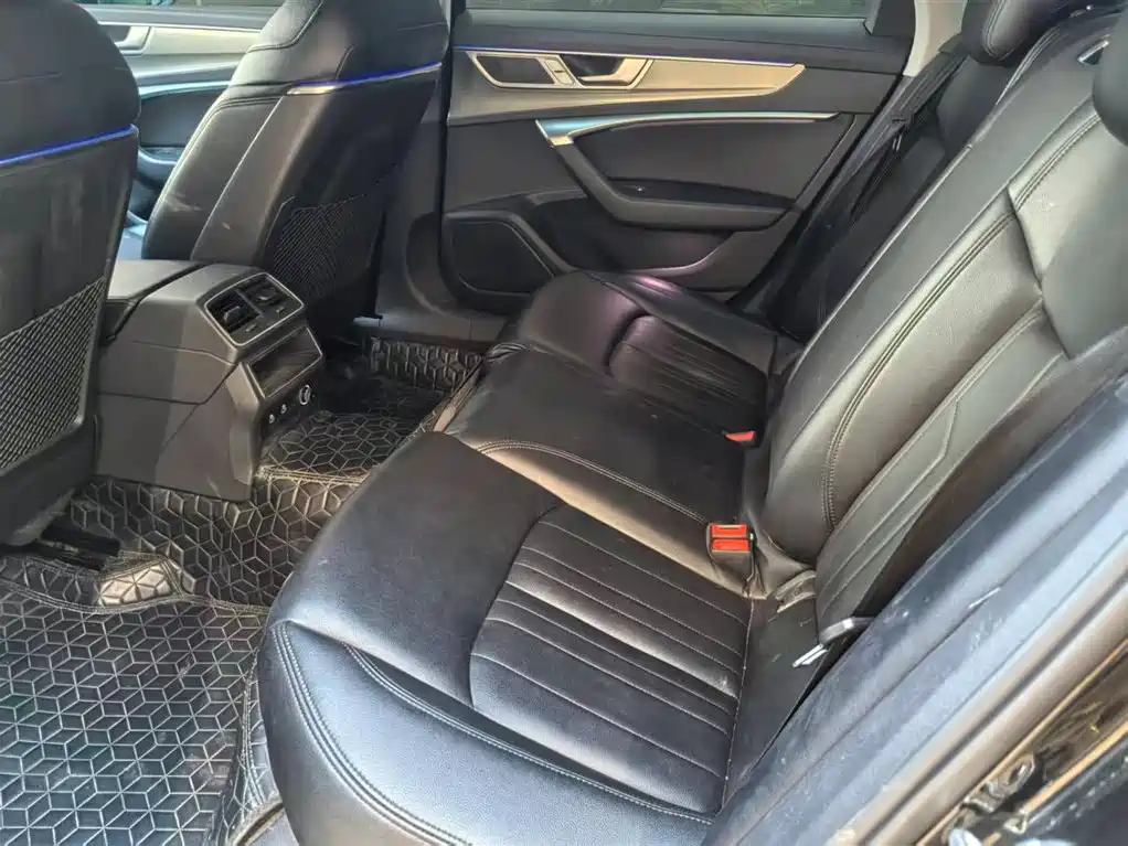 Audi A6L id 4515318 из Китая 11