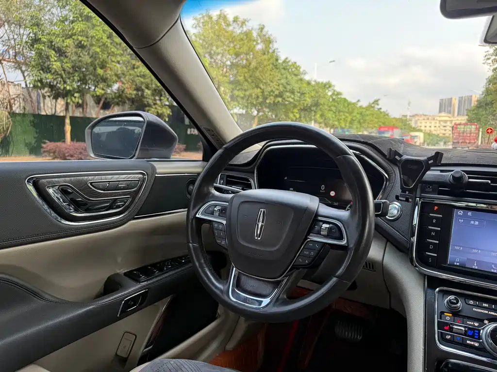 Lincoln Continental 2019 2.0T V