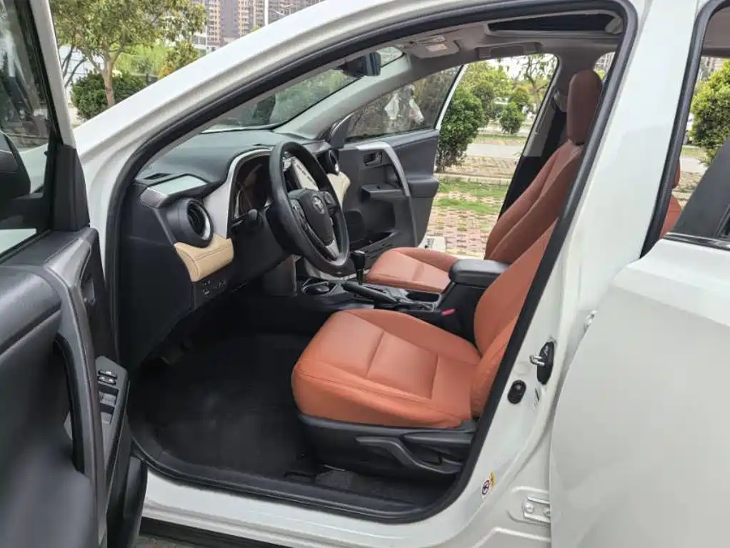 Toyota RAV4 2016 2.0L CVT V