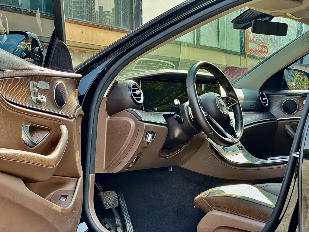 Mercedes-Benz E-Class E 2023 E 300 L Fashion
