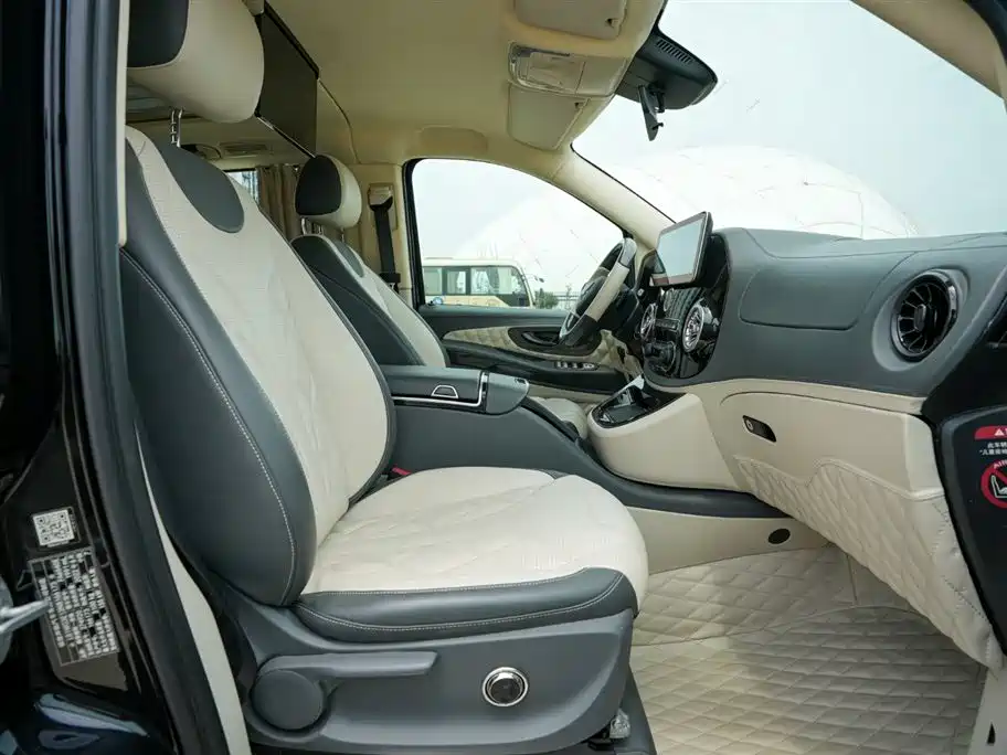 Mercedes-Benz Vito 2018 2.0T Elite 7 мест V
