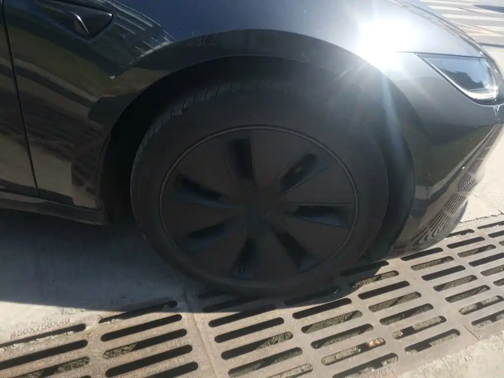 Tesla Model 3 — миниатюра 25