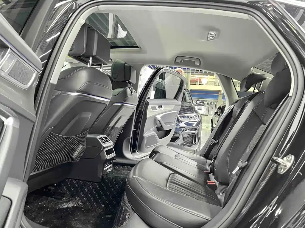 Audi A6L 2023 40 TFSI Luxury