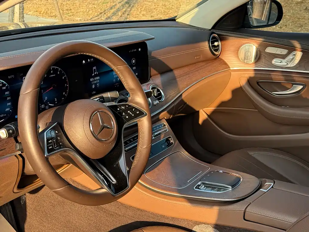 MERCEDES-BENZ E CLASS