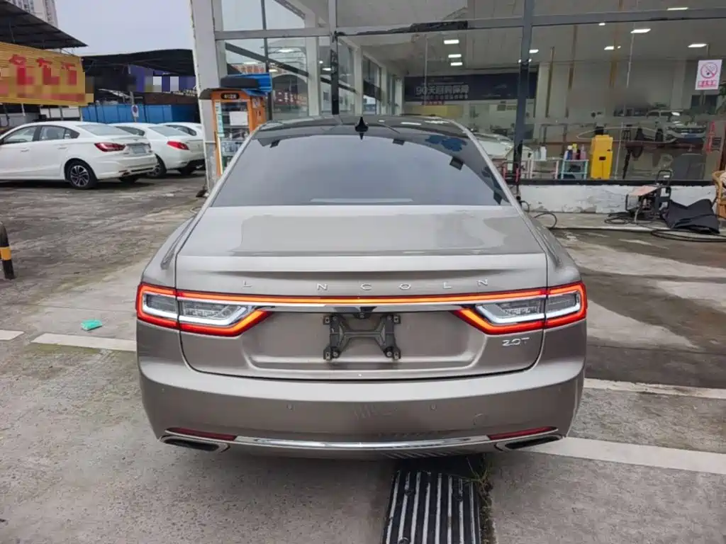 Lincoln Continental — миниатюра 6