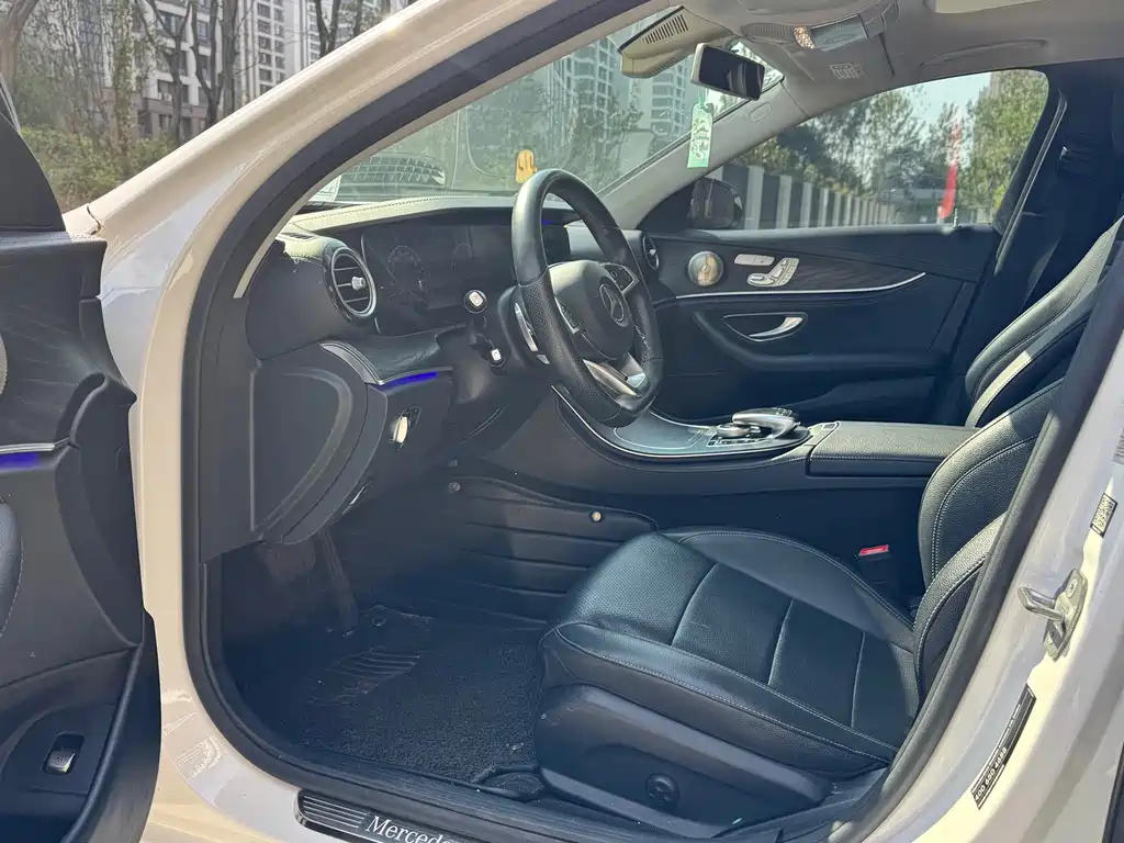 Mercedes-Benz E-Class — миниатюра 4