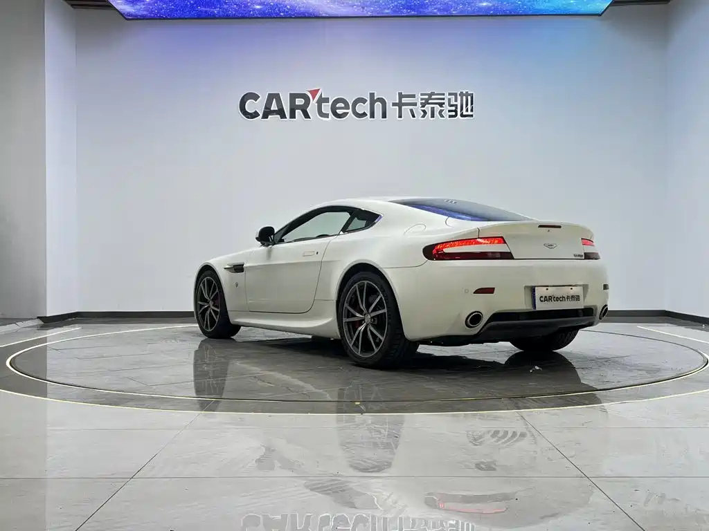 Aston Martin V8 Vantage — миниатюра 6