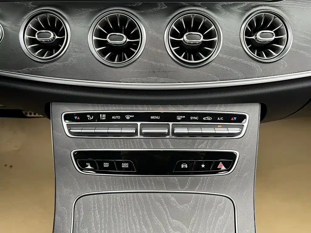Mercedes-Benz CLS — миниатюра 38