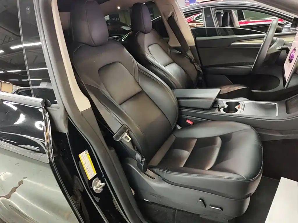 Tesla Model Y — миниатюра 25
