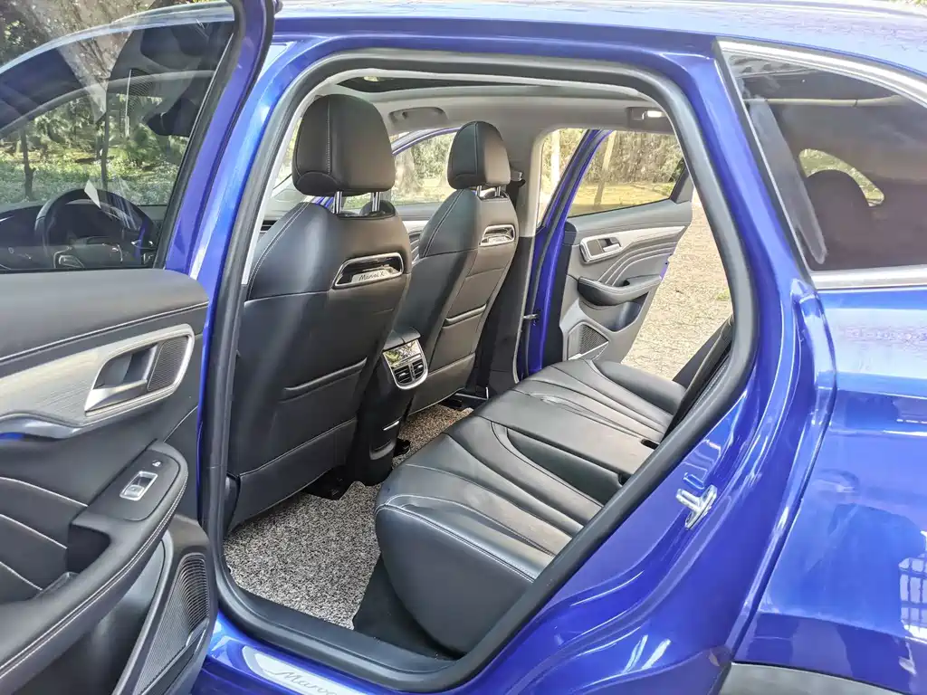Roewe MARVEL X — миниатюра 10