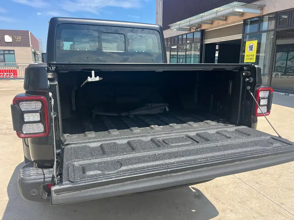 Jeep Gladiator — миниатюра 13