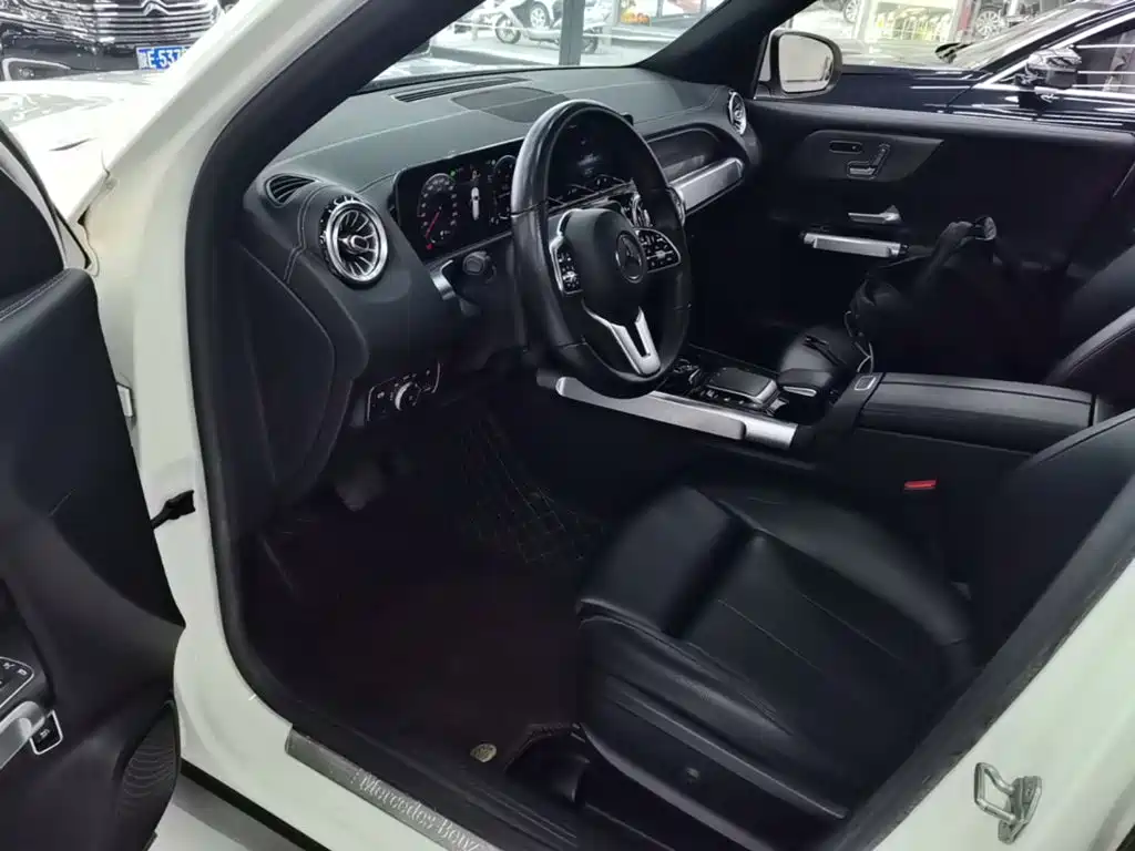 Mercedes-Benz GLB — миниатюра 15