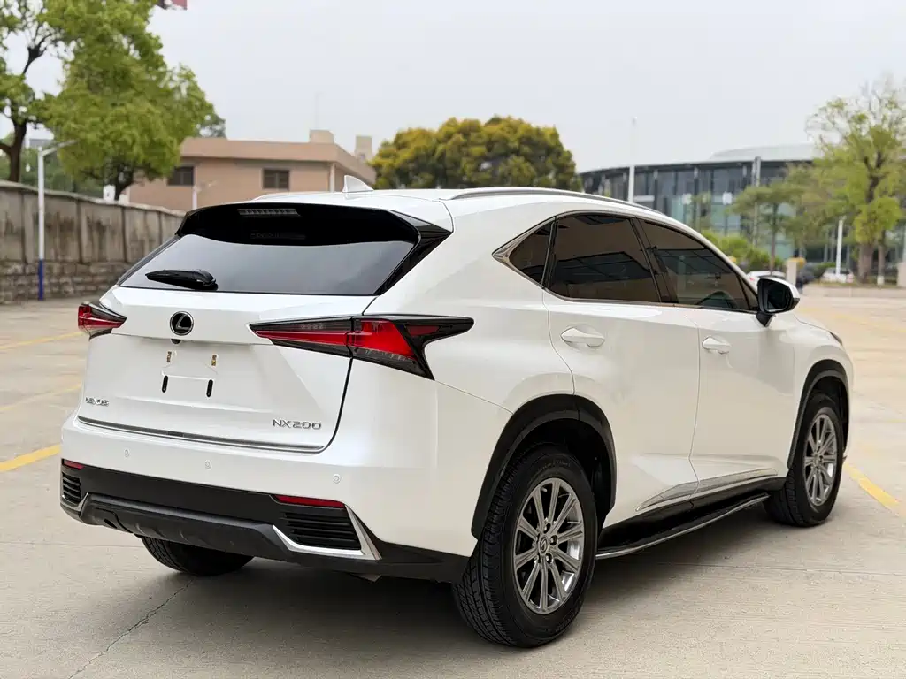 Lexus NX 2020 200 VI