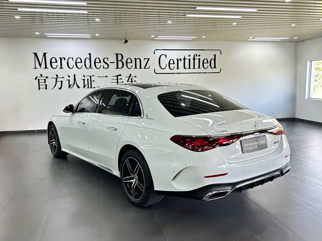 Mercedes-Benz E-Class — миниатюра 4