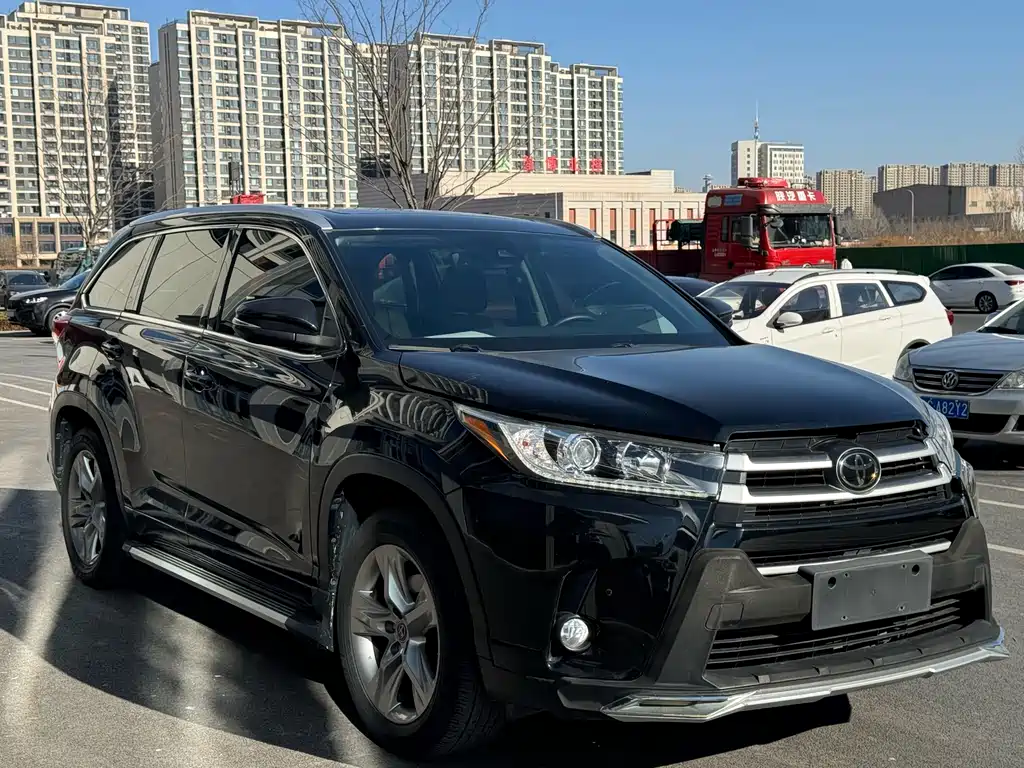 TOYOTA HIGHLANDER