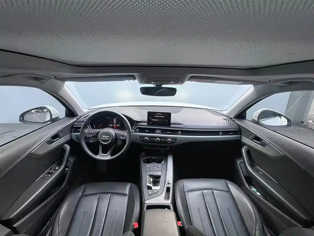Audi A4L 2019 40 TFSI V