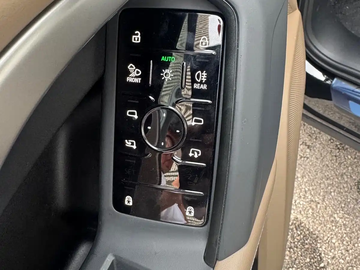 Audi Q5L id 4599570 из Китая 25