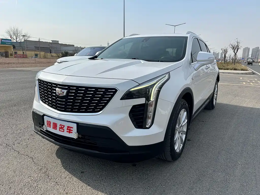 CADILLAC XT4